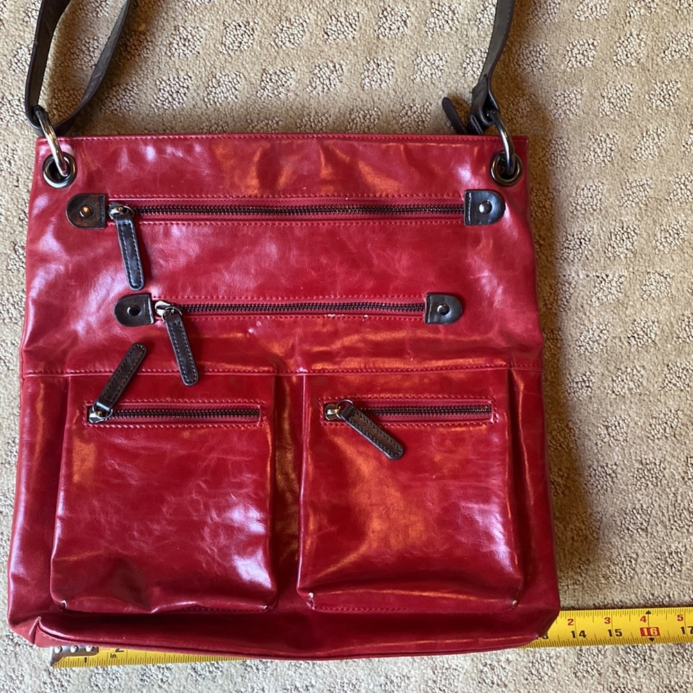 Shiraleah purse! Pockets galore! 12” x 13”